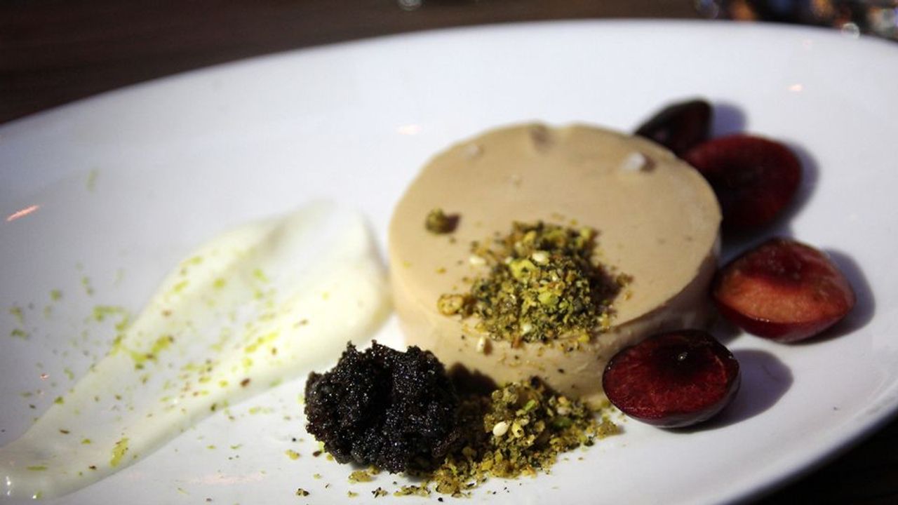 Los Angeles bids a foie farewell