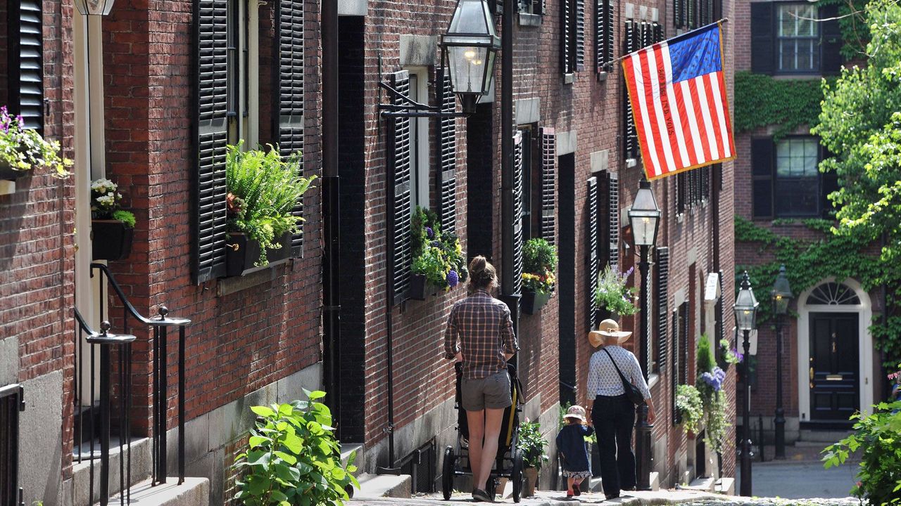 The Flat of Beacon Hill, Walking Tour