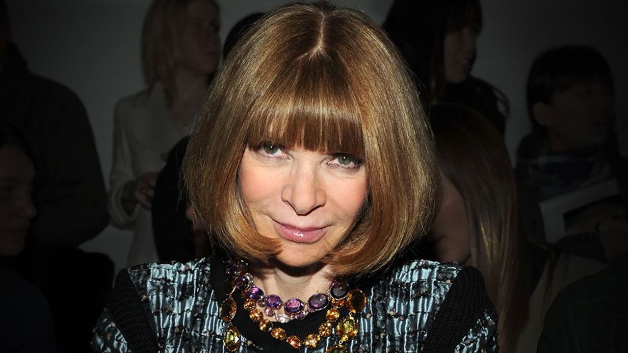 You Can Tell We're in a History-Making Era, Because Anna Wintour Just Posed  for a Picture Wearing Athleisure - Fashionista