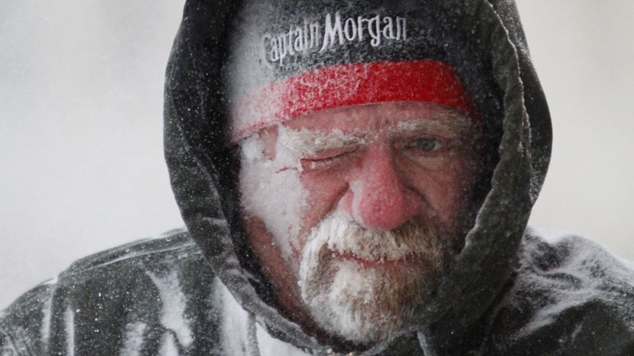 What effect does extreme cold have on the human body?