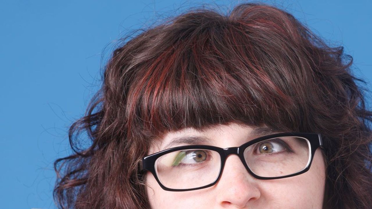 Does wearing glasses weaken your eyesight? - BBC Future