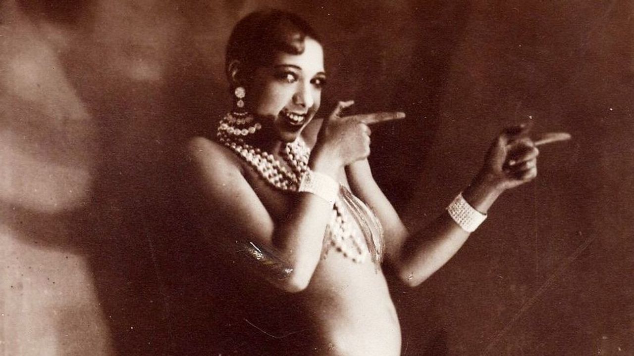 Josephine Baker From exotic dancer to activist