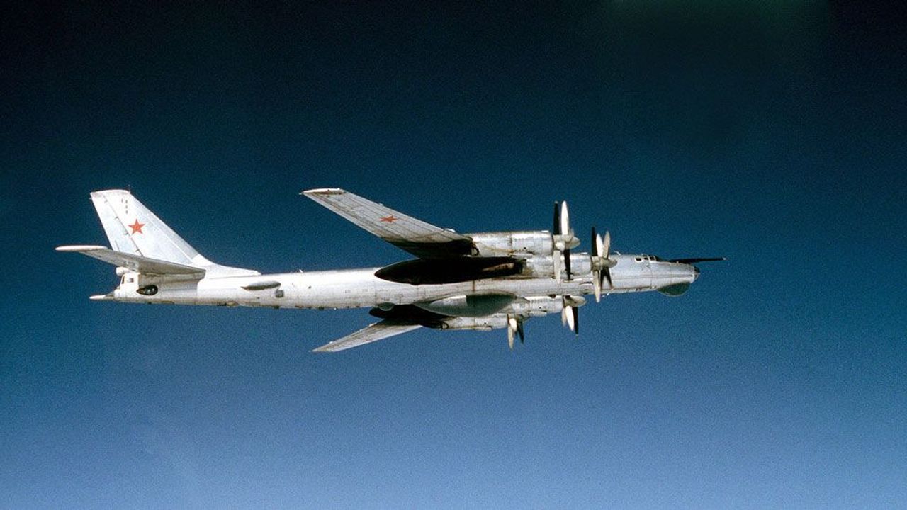 How does the US Air Force's old B-36 Peacemaker compare to the Russian  Tu-95 since they're propeller aircraft with similar range and role? - Quora