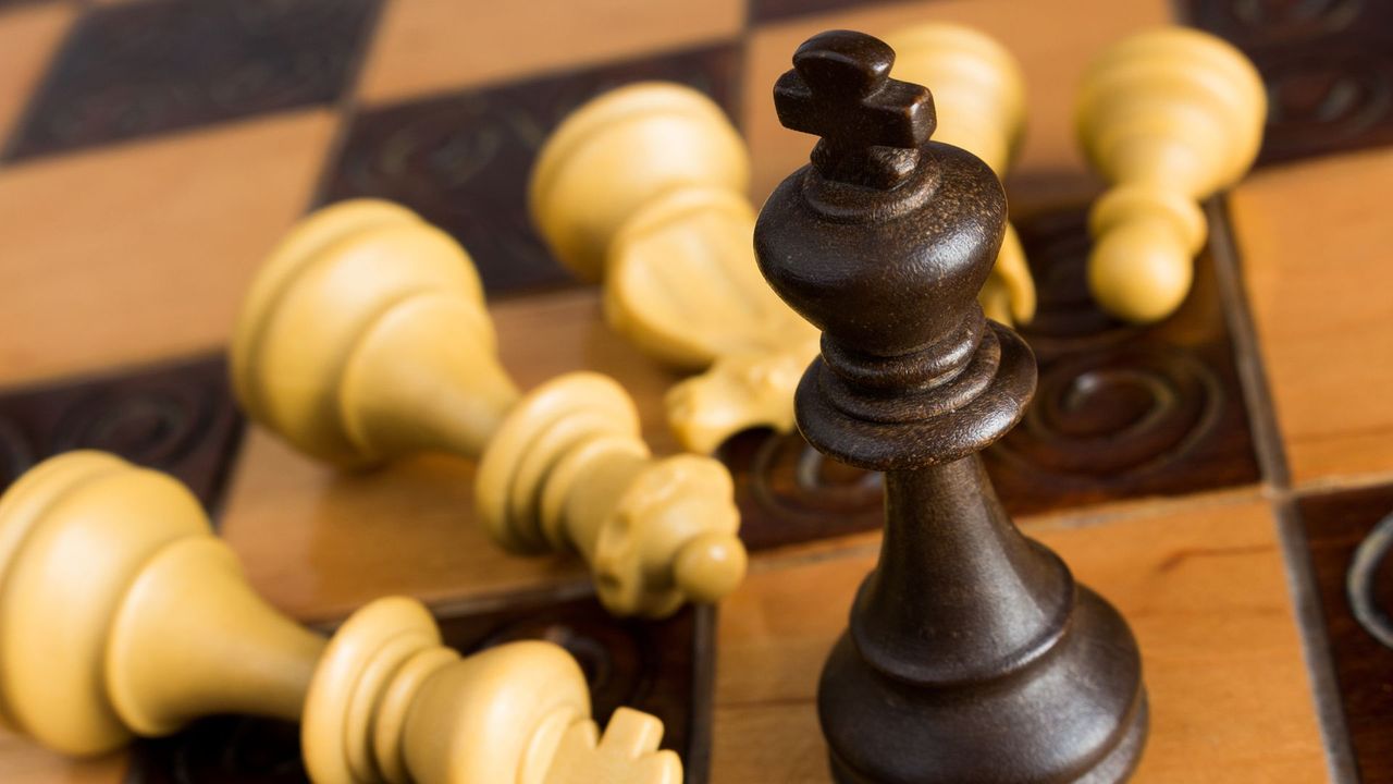 Stuck at 1400, any ideas? - Chess Forums