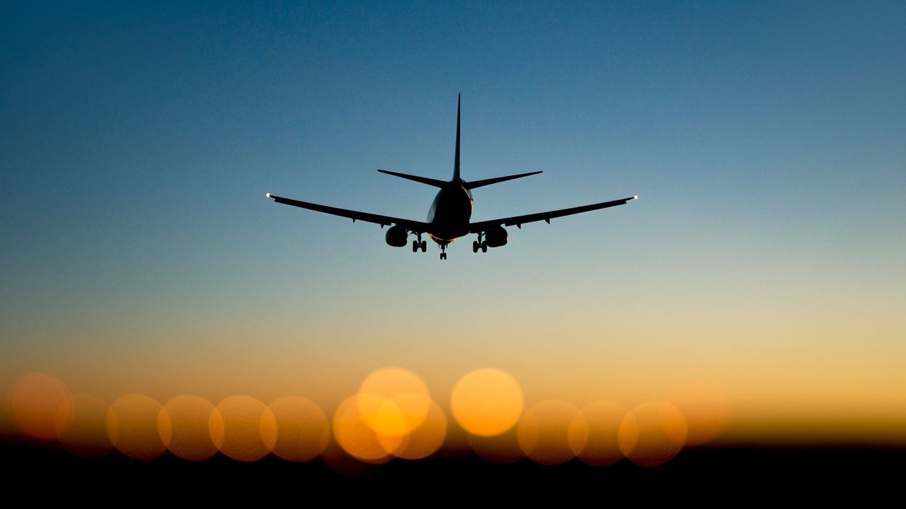 Pilot Explaining Why You Shouldn't Be Scared to Fly on Plane