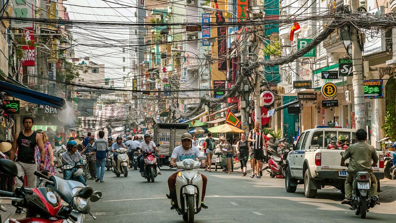 How to Cross Vietnam's Chaotic Streets Safely