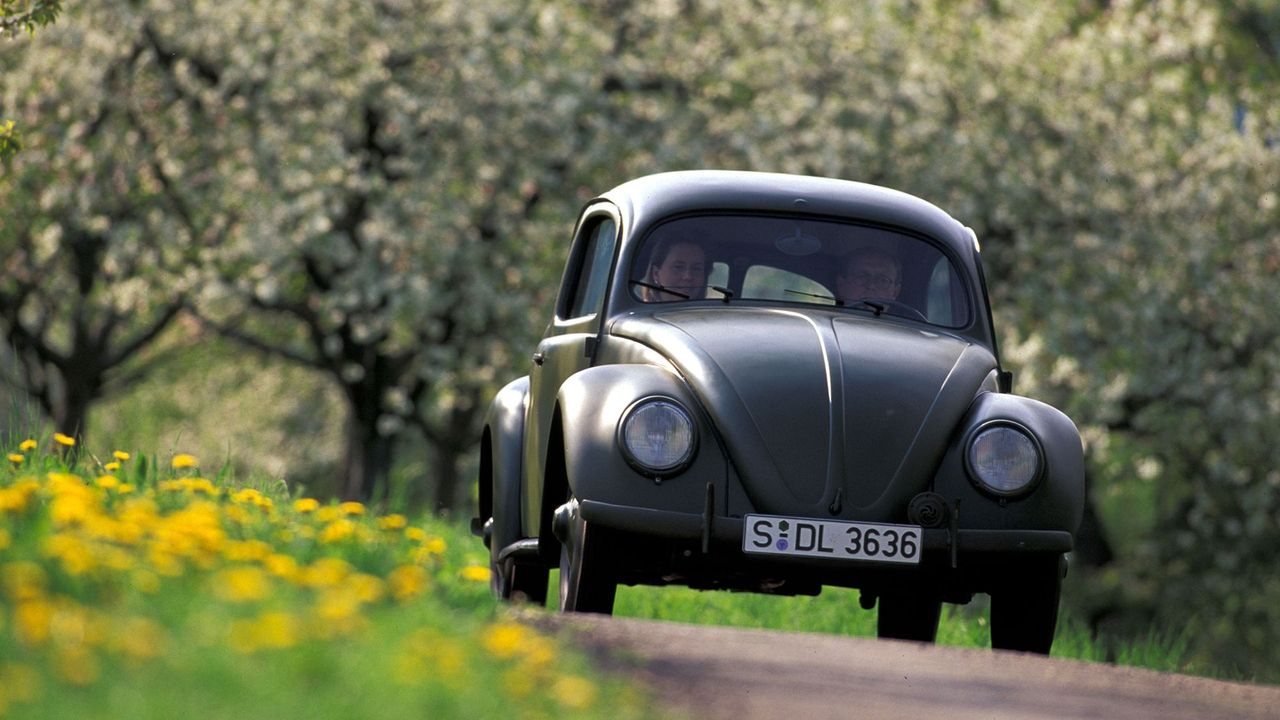 Volkswagen Beetle, Symbol of '60s Counterculture, Will Be Discontinued  Again - The New York Times