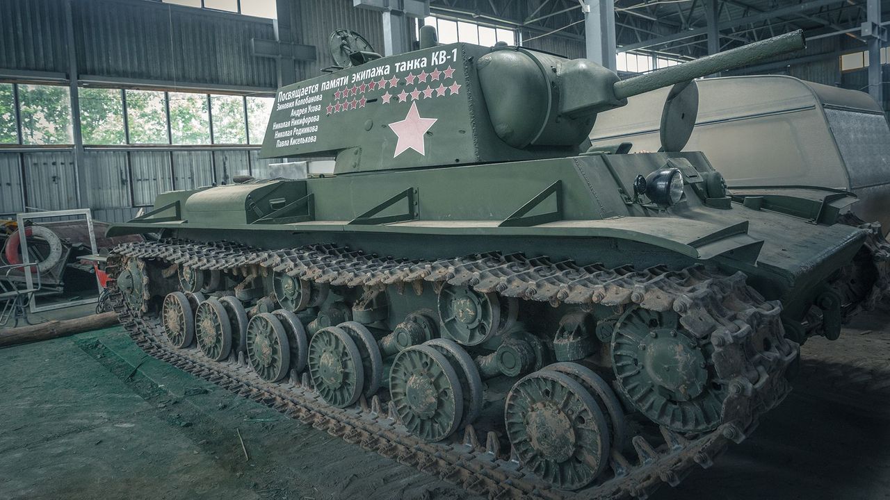 The salvagers who raise World War Two tanks from the dead