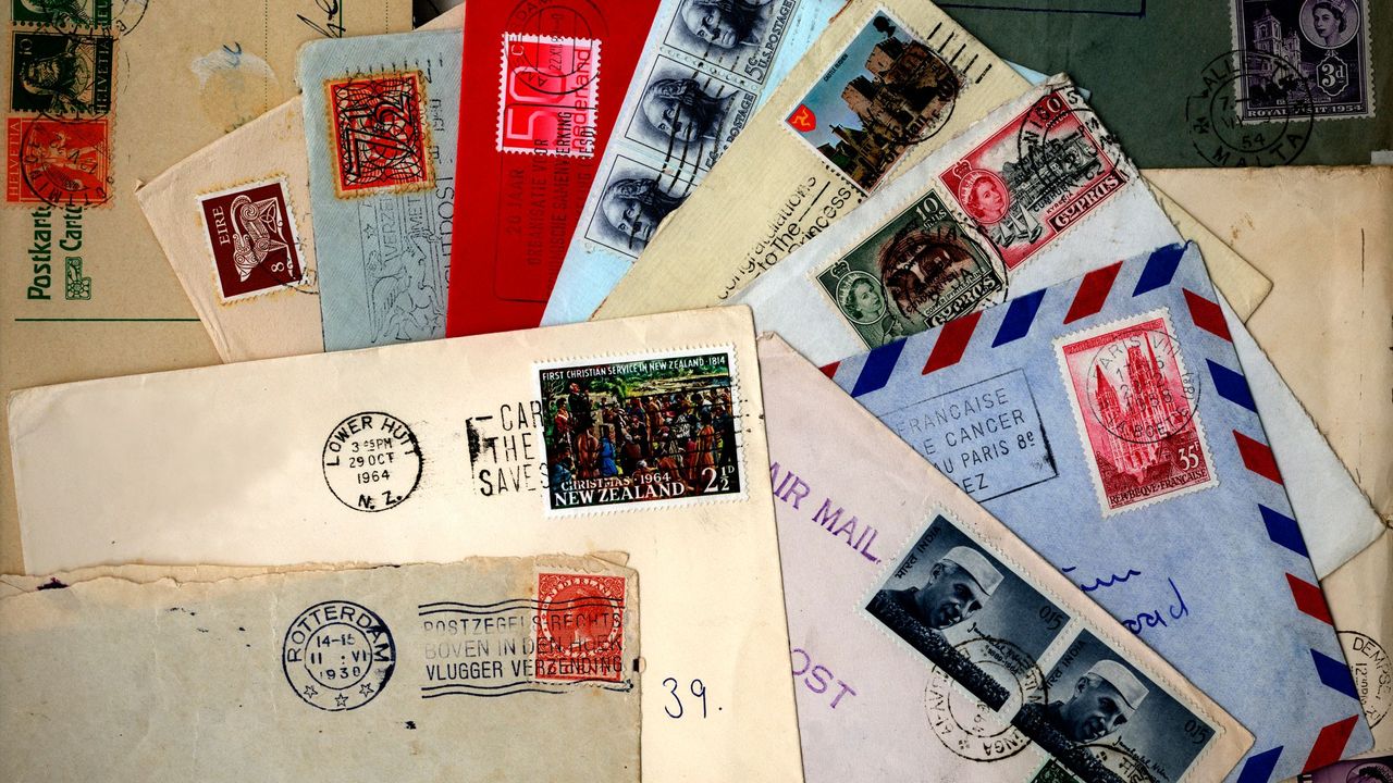 lot of posted international stamps france, USA, canada see photos
