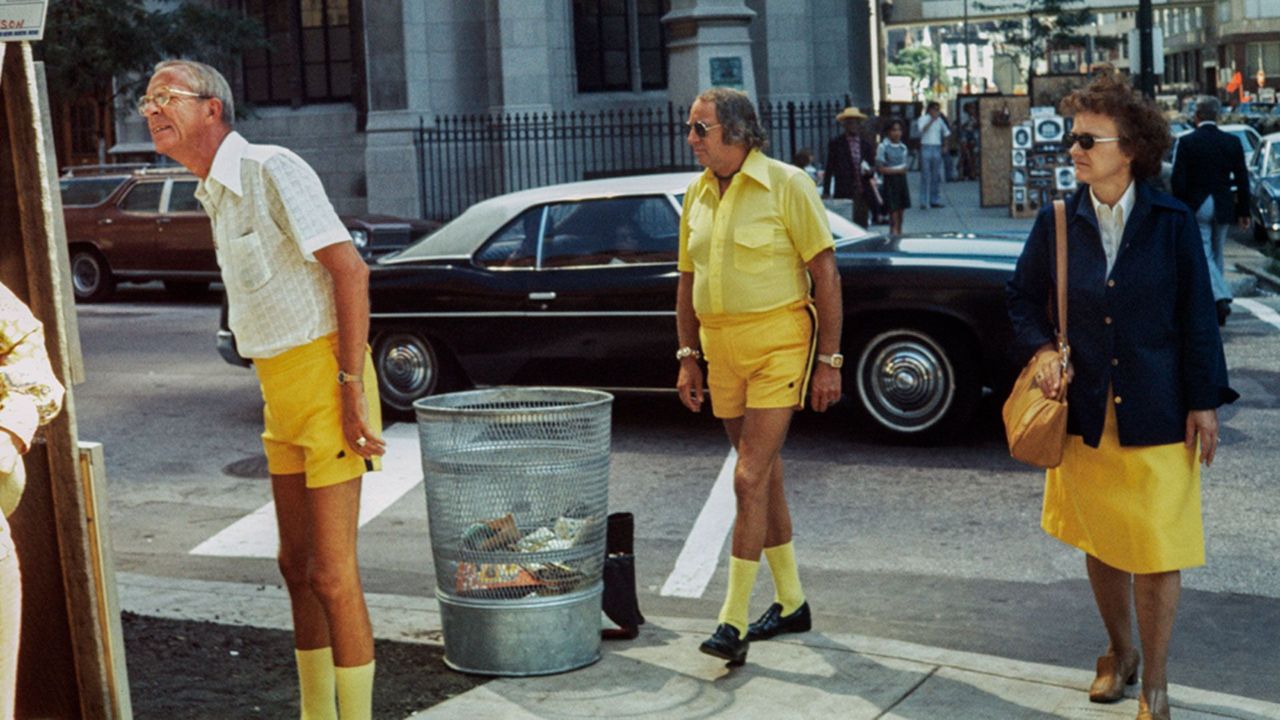 希少品‼️Vivian Maier: A Photographer Found Vivian Maier: A Photographer Found : Maloof, John: Amazon.co