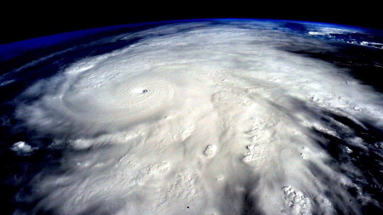 Hurricanes: The Greatest Storms on Earth