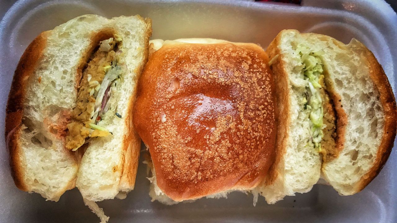 Beeg Food - Pakistan's beloved 'poor man's burger'