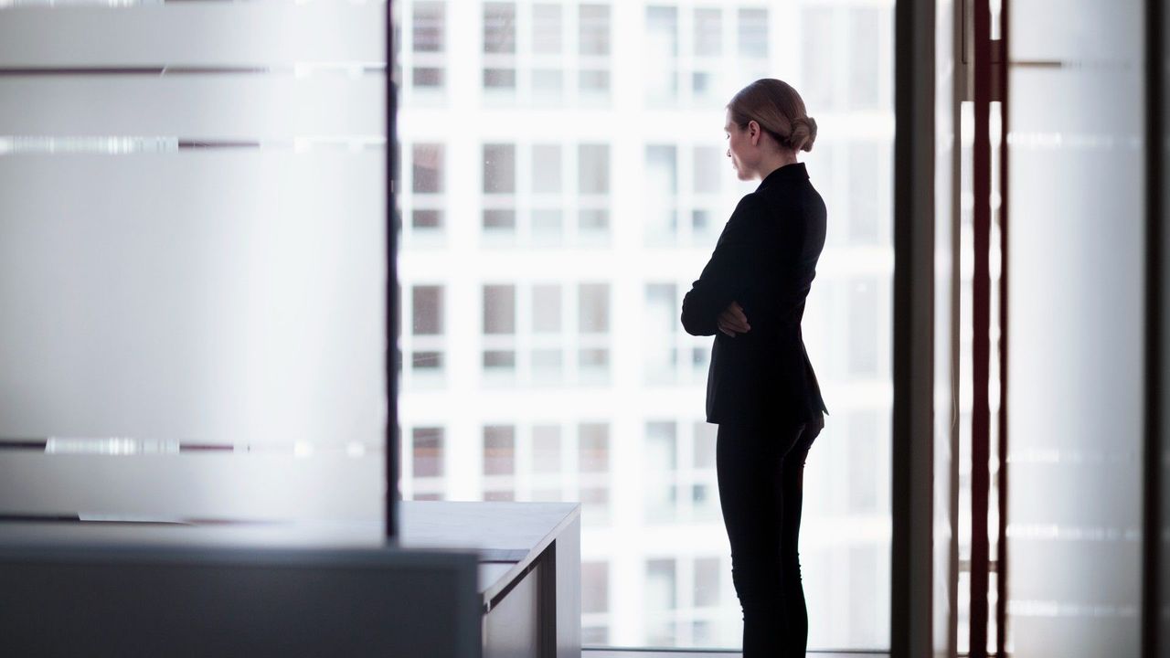 Pay secrecy: Why some workers can't discuss salaries - BBC Worklife
