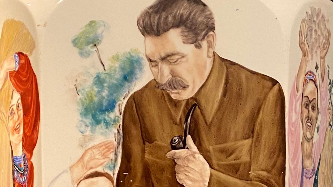 How teapots were used to spread Russian propaganda