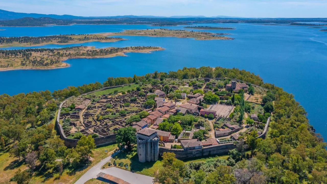 A Spanish Town Abandoned by Mistake -- article with video