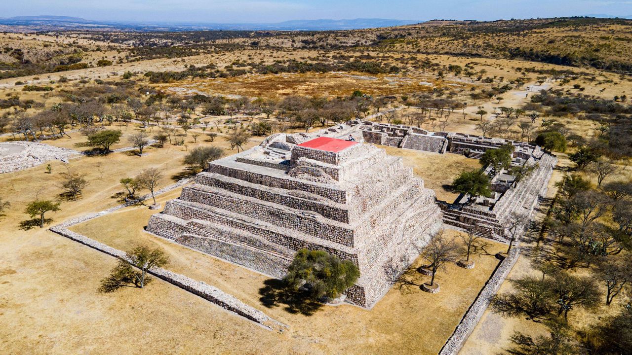 「buildings」type.C ancient ruins 佐伯泰典作② Mexico's 1,500-year-old unknown pyramids