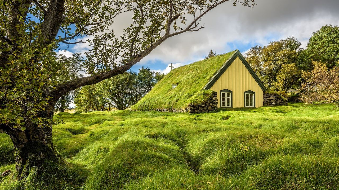 Turf houses: Iceland's original 'green' buildings - BBC Travel