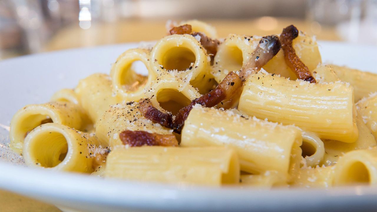 Carbonara from a centuries-old trattoria - BBC Travel