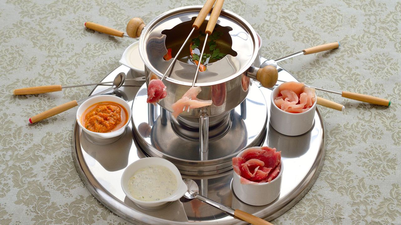 how to clean fondue pot