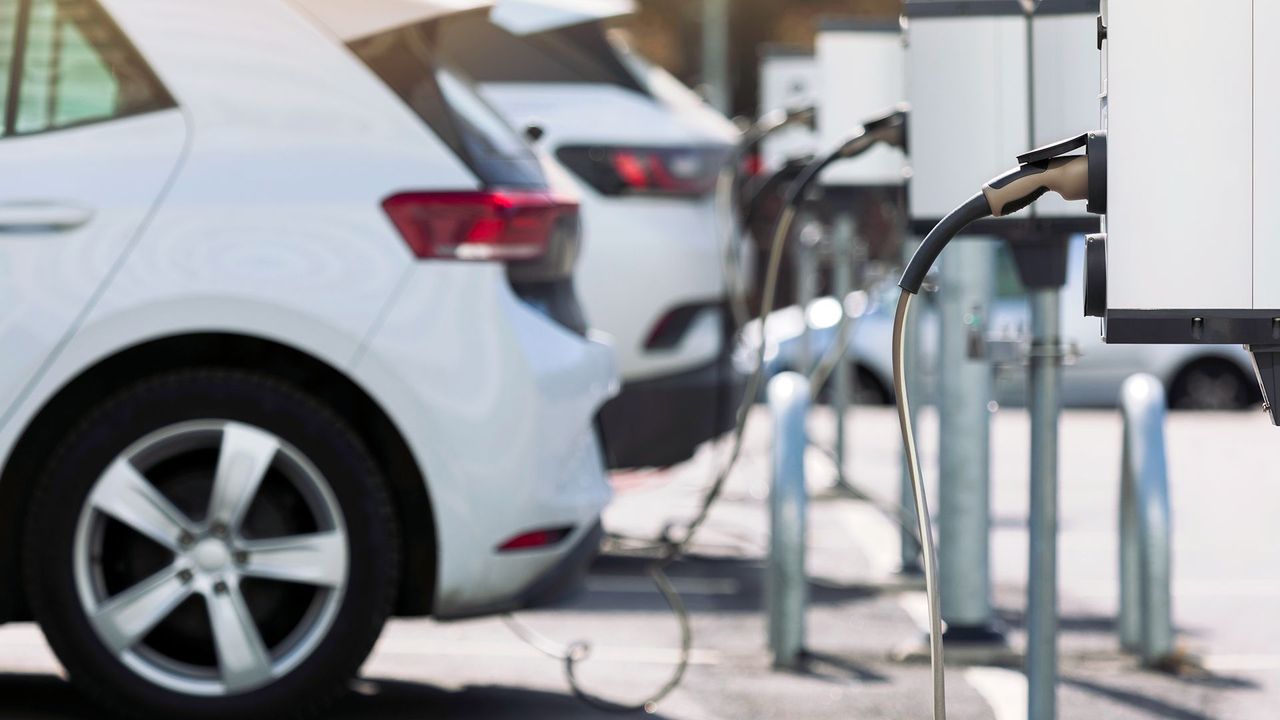 Will Charging an Electric Car Ever Be Quick and Easy?
