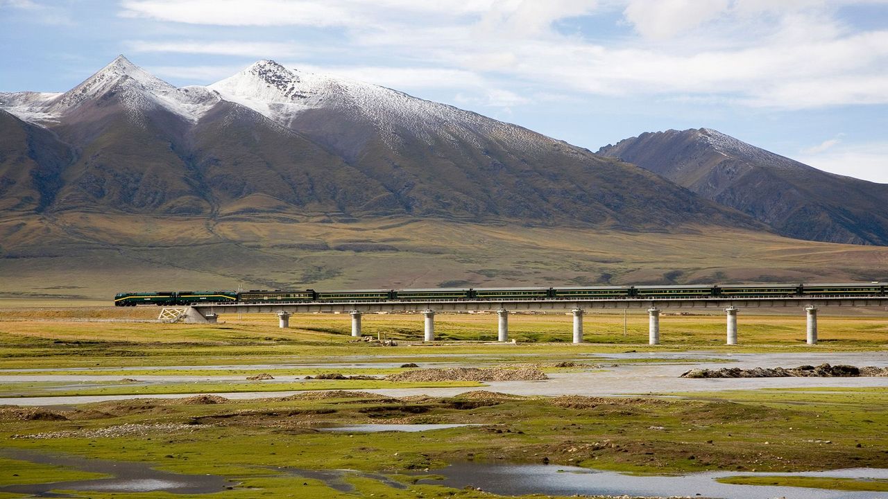 The Qinghai-Tibet railway: The world's highest train line