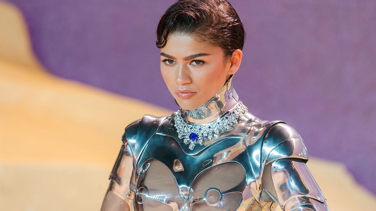 Zendaya nip slip