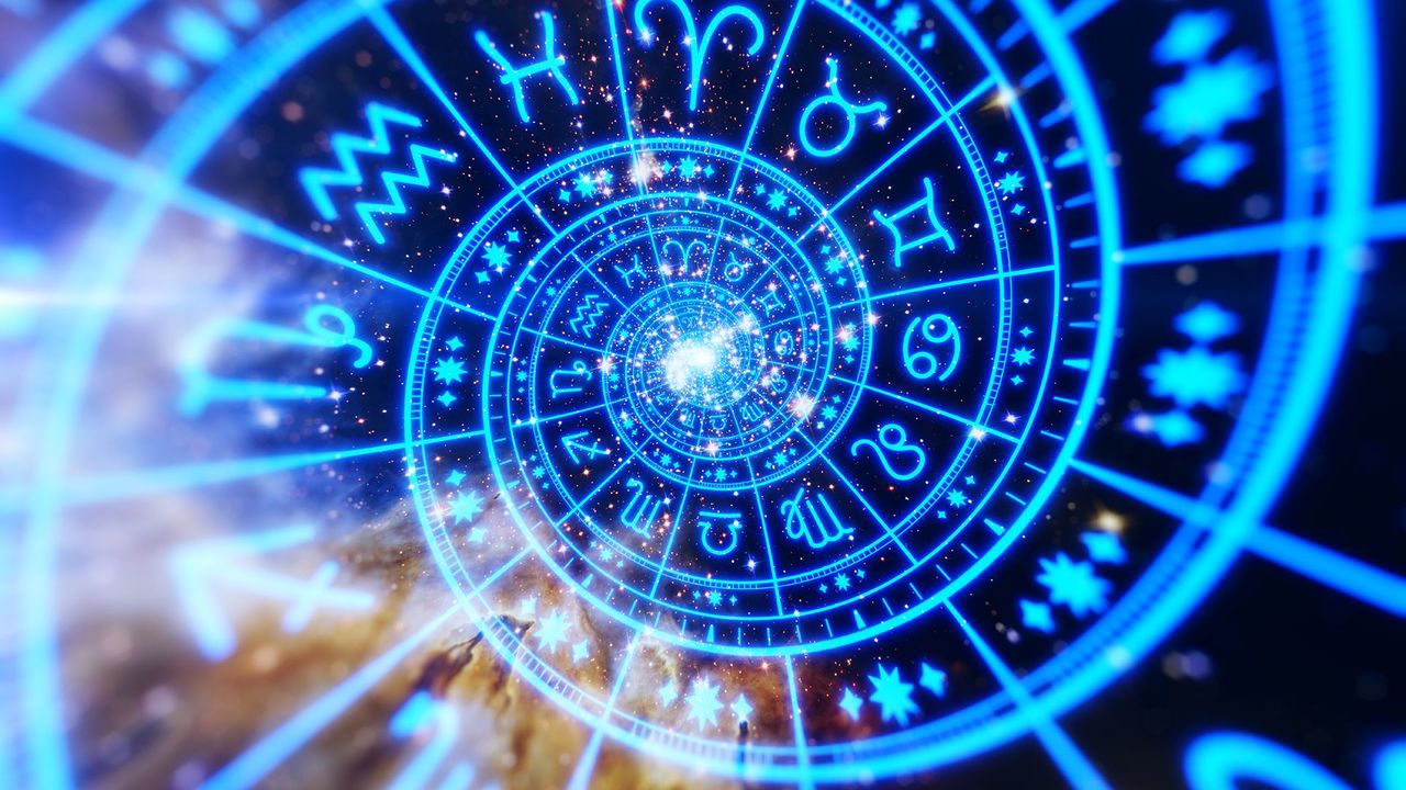 The travellers mapping their holiday by the stars