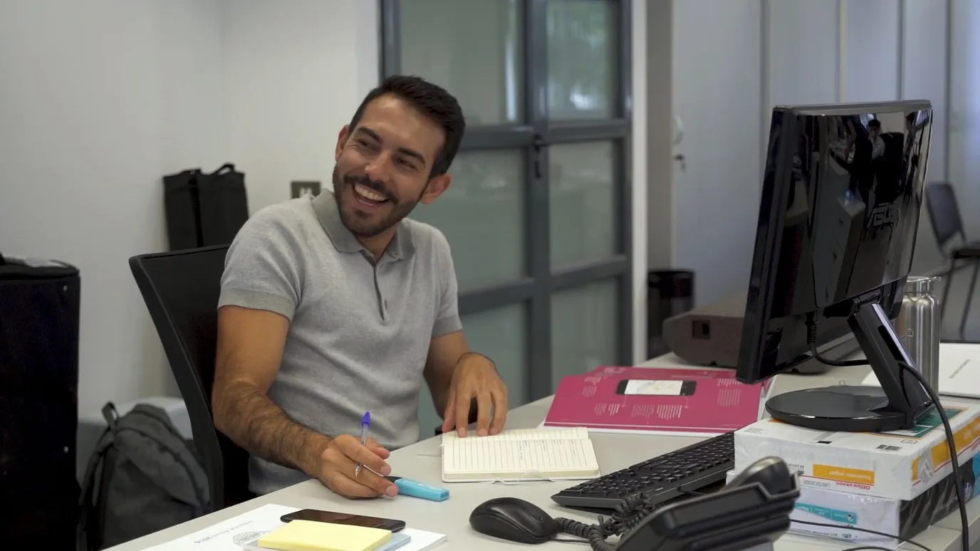 The 'minterns' taking internships in their 30s BBC Reel