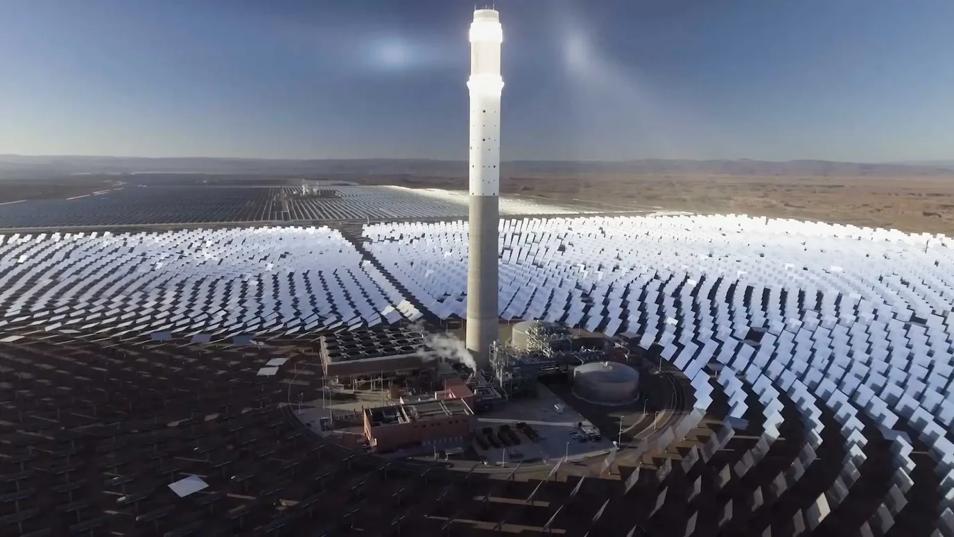 Inside the world's biggest 'mirror' solar plant - BBC Reel