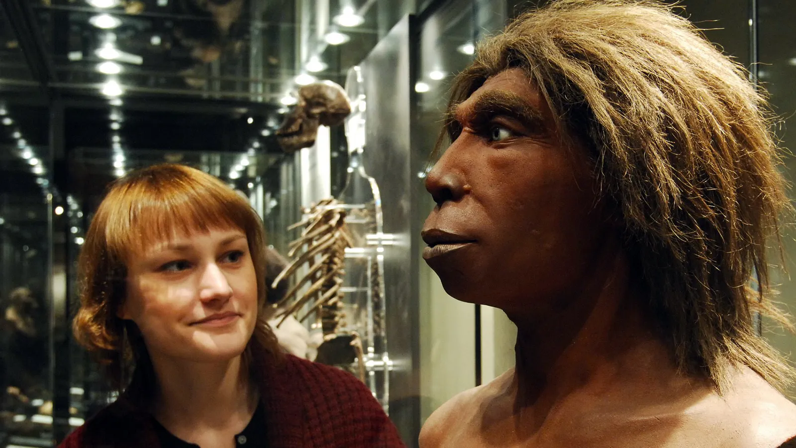 Skeleton reveals early humans had sex with Neanderthals