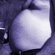 What causes a beer belly? thumbnail