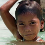 The children who see clearly underwater thumbnail