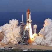 Space Shuttle Columbia launching on 19 November 1996 thumbnail