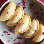 Gujiya: A pastry to celebrate Holi thumbnail