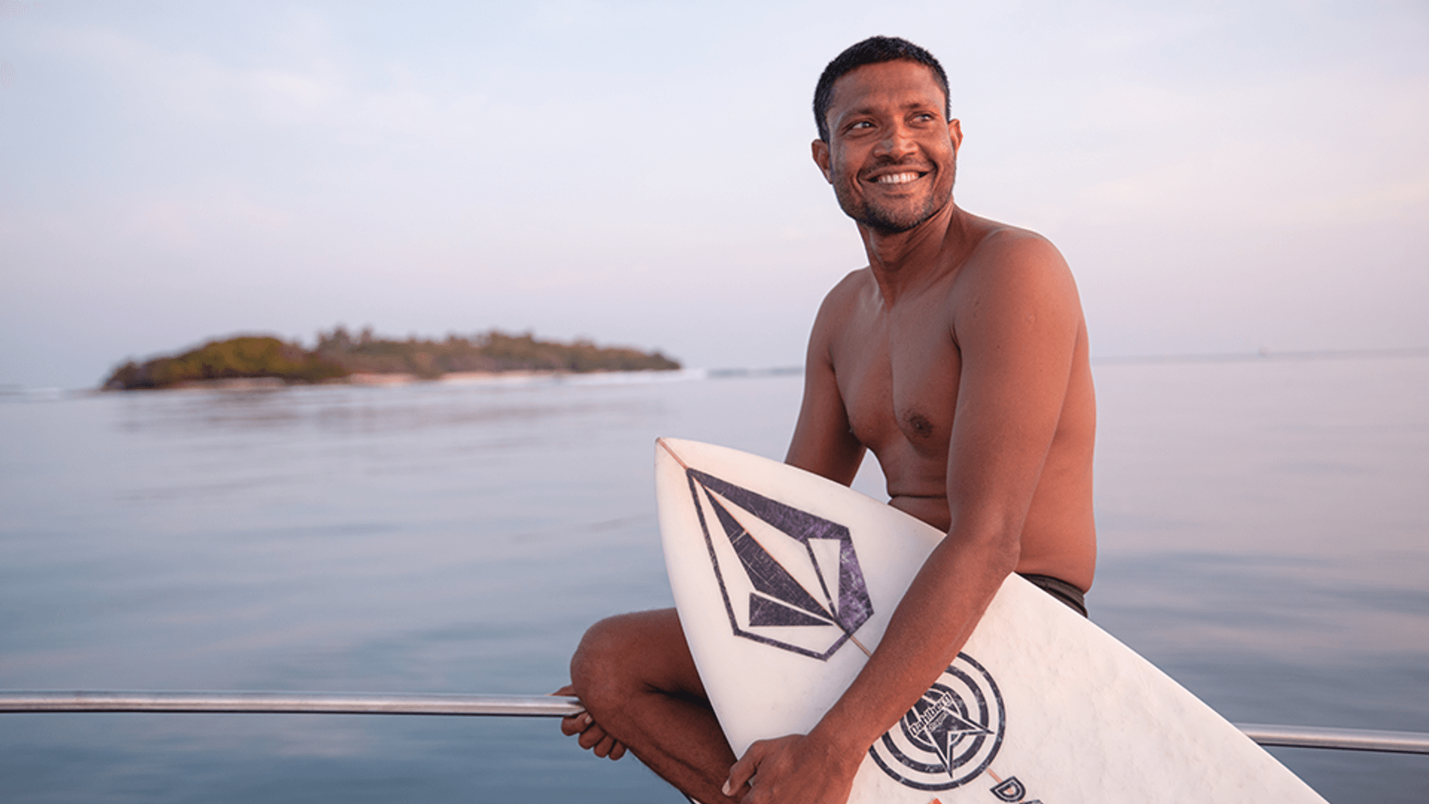 Dedicated divers can explore the archipelago on liveaboards Dedicated divers can explore the archipelago on liveaboards