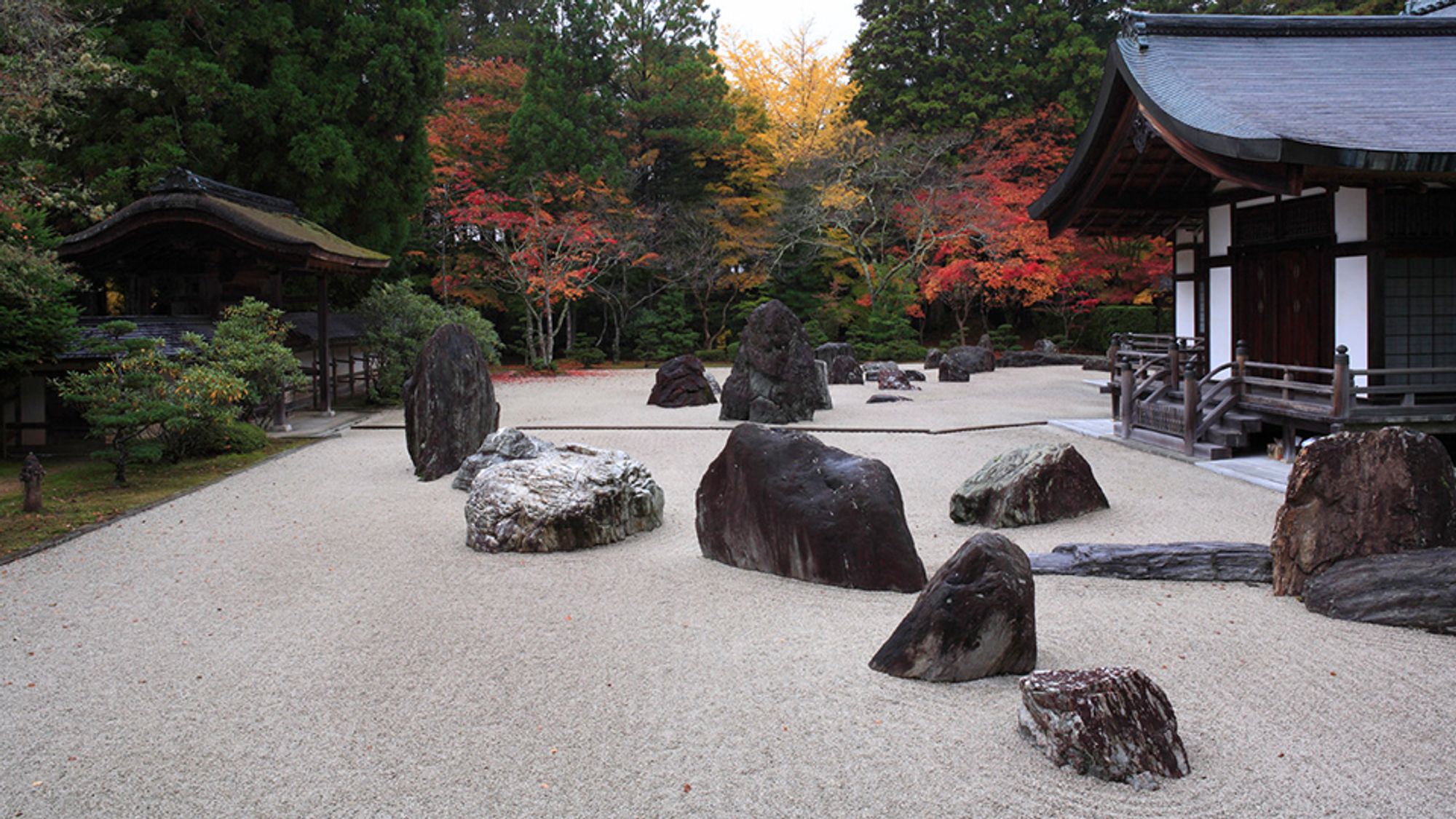 Kongobu-ji contains one of Japan’s largest rock gardens. Kongobu-ji contains one of Japan’s largest rock gardens.