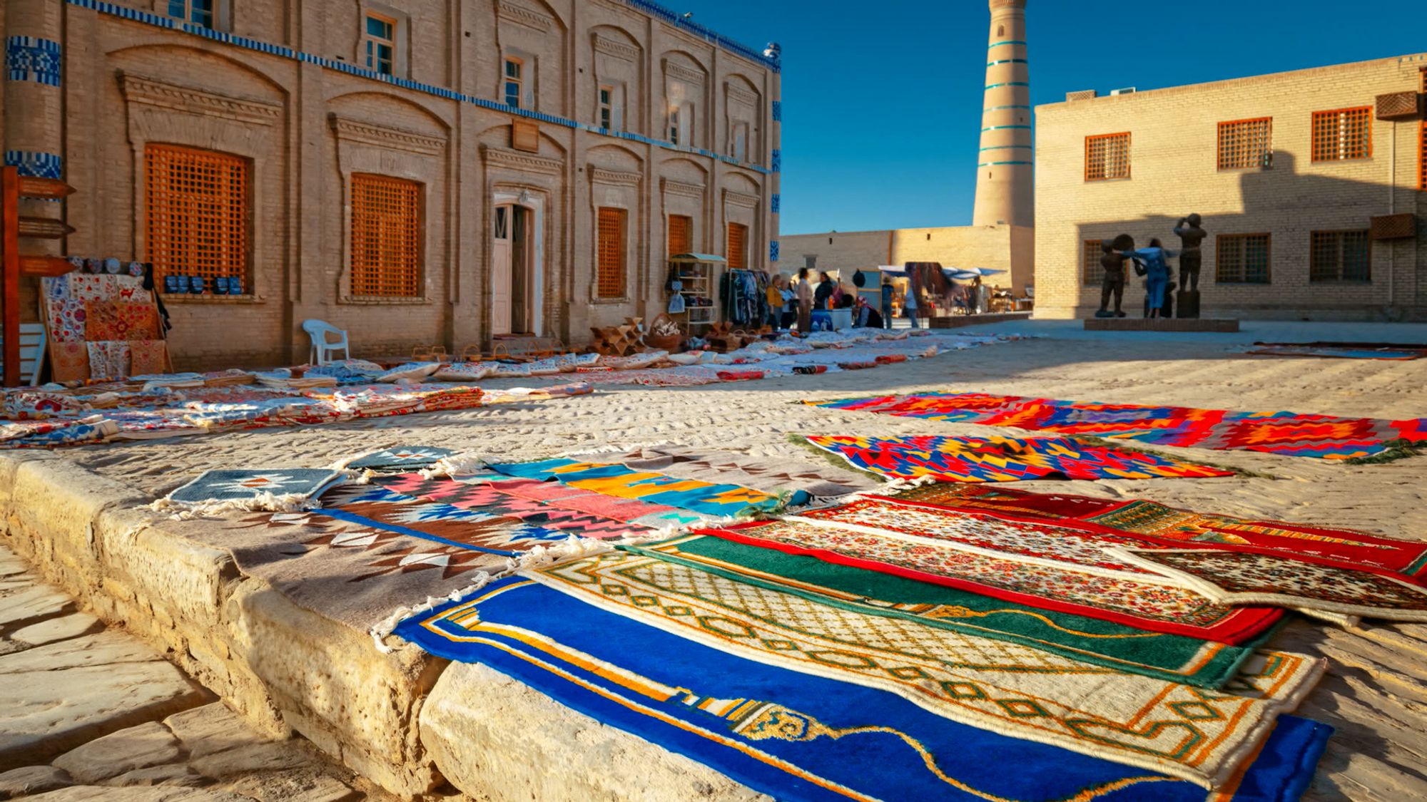 Masxara qilinayotgan fohishaning porno videosi