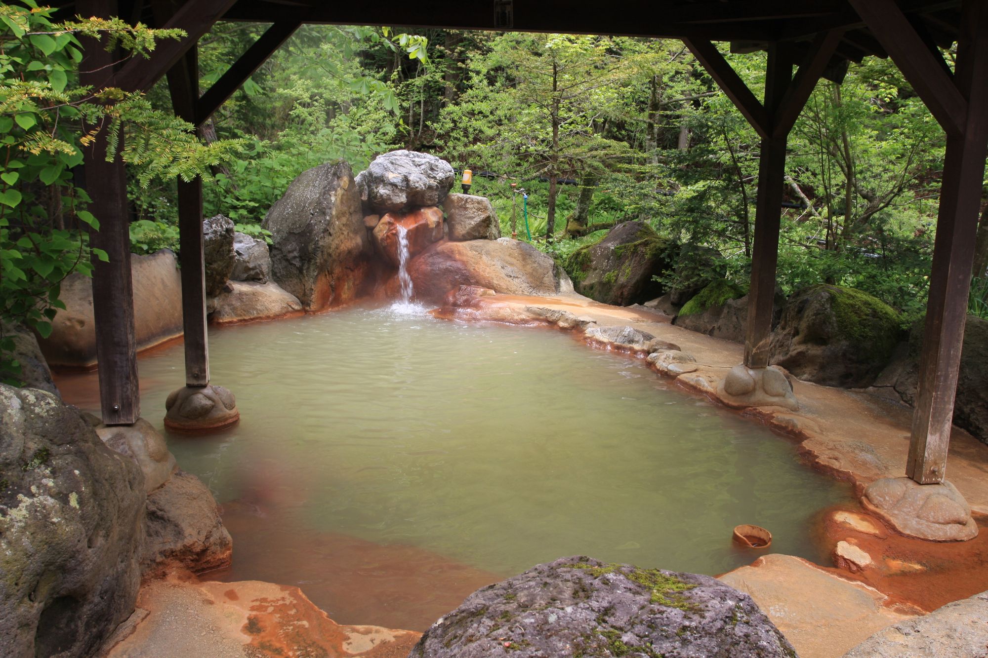 11 - Onsen - iStock-180903757.jpg