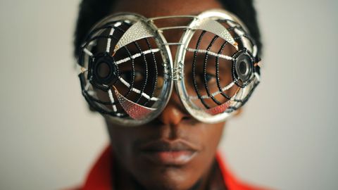 Amazing spectacles sculpted from scrap