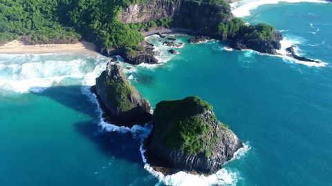 Brazil's remote island 'paradise'