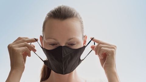 Coronavirus: How to wear a mask