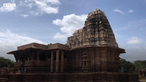 Inside India's 800-year-old temple
