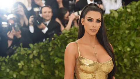 Ep 1: How old is beauty?