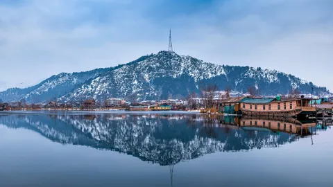 The magical Dal Lake under threat
