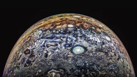 Jupiter stuns in new Nasa pictures