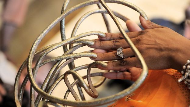 Ayanna Williams breaks Guinness World Record with longest nails