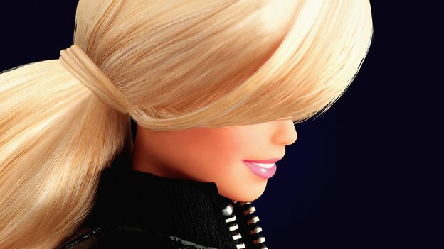 Super Easy Barbie Ponytail Tutorial for a Quick Classic Look