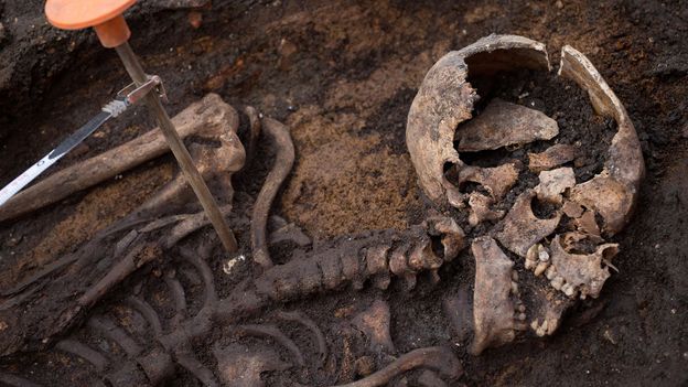 c Autos The Strange Gruesome Truth About Plague Pits And The Tube