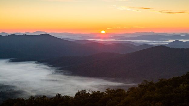 BBC - Travel - North Carolina’s thermal inversion and rare sea of clouds