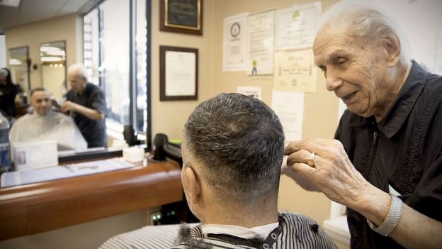 The barber who's been cutting hair for 96 years - BBC Worklife